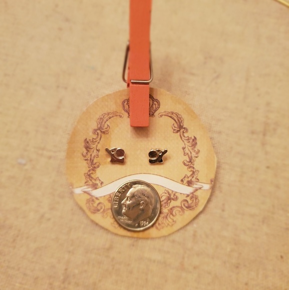 Silver elephant earrings🐘 - Picture 2 of 3